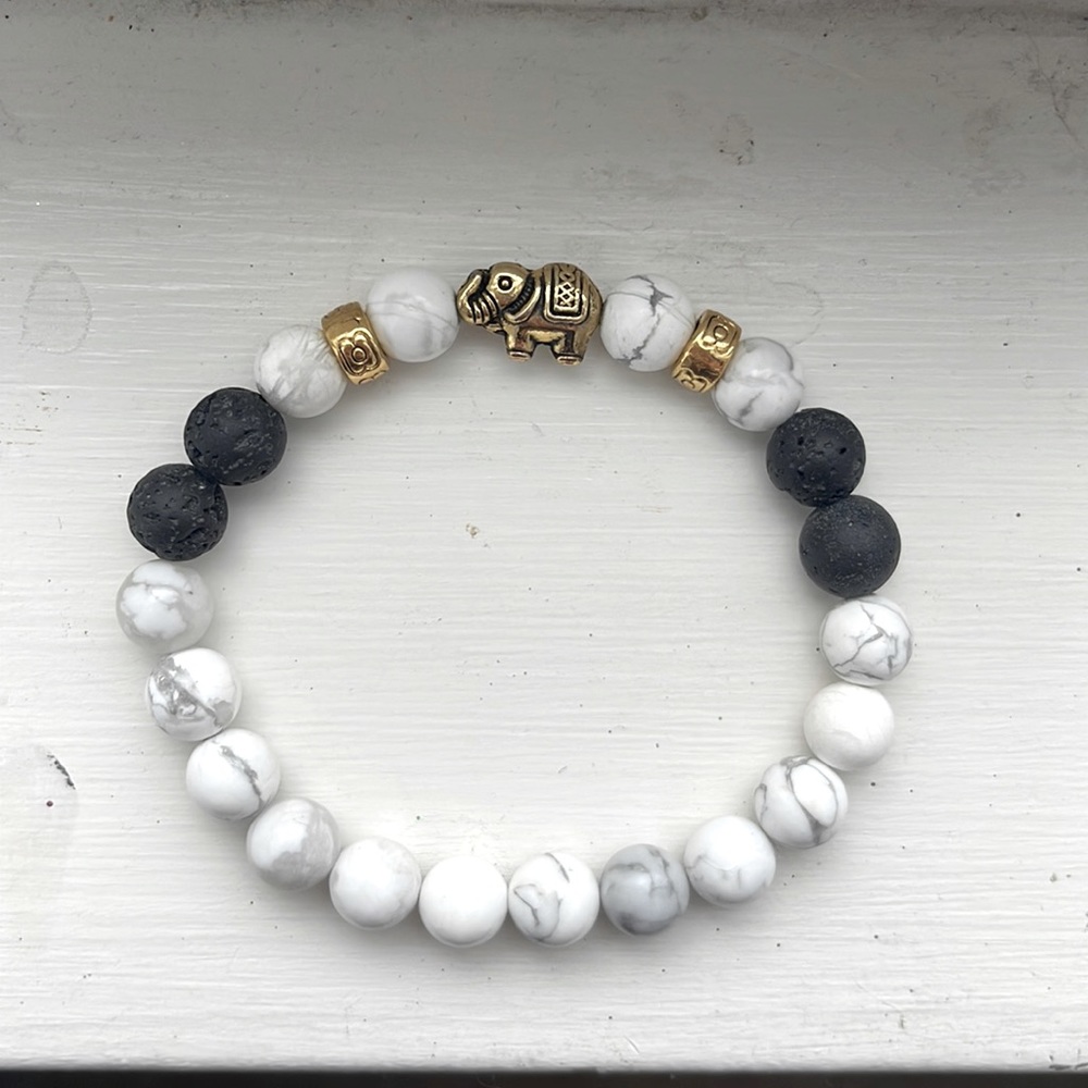 White and black stone elephant bracelet